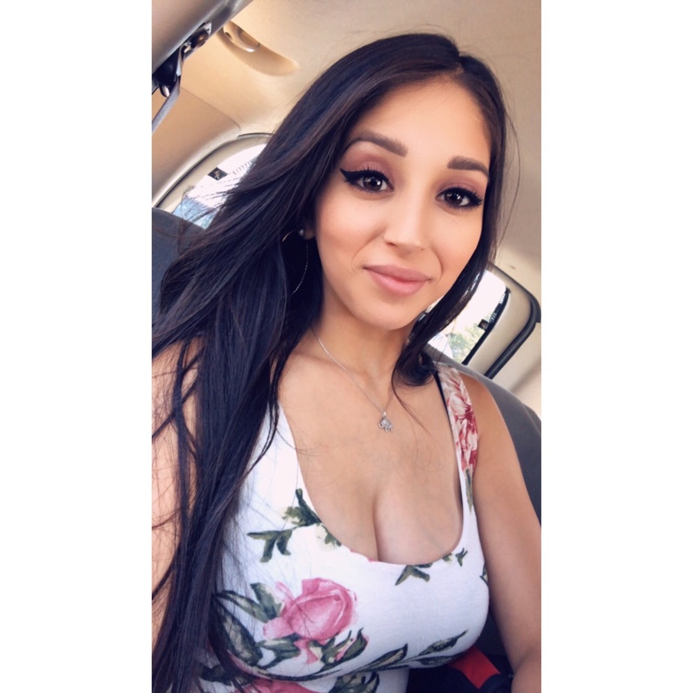 Meet your Posher, Claudia